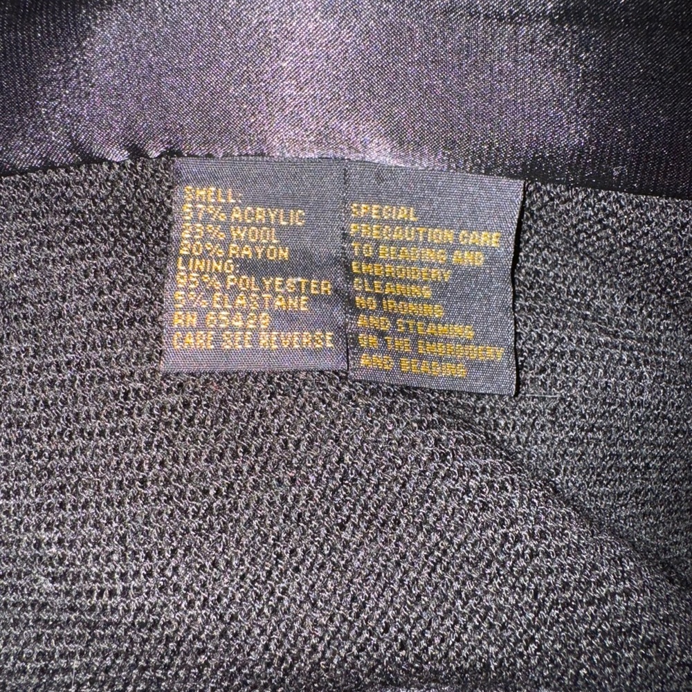 Donna Vinci Elegant Black Jacket with Greek Key Design - Picture 14 of 15